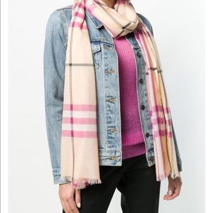 Authentic Burberry scarf peach & apricot
